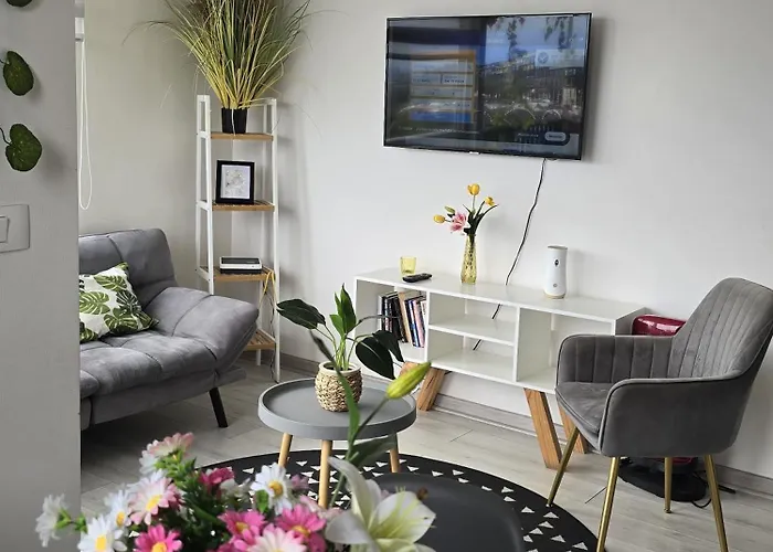 Apartamento Al Costado Del Hhrr , 5 Min De Panamericana 5, Parking , Wifi